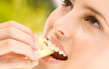 Carie dentale: si previene a tavola